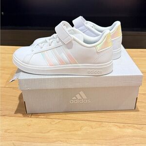 Adidas Sneakers size 5